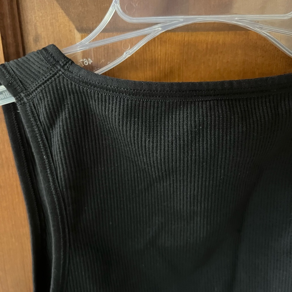 Black Ribbed V-Neck Tank Top - Picture 3 of 3